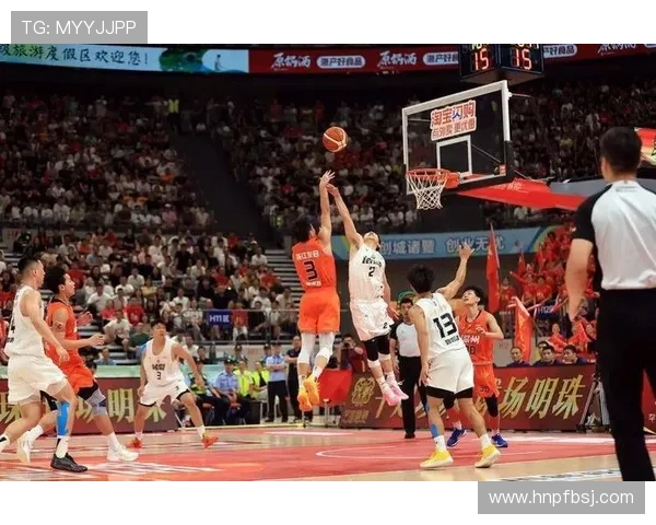 杭州篮球队在世界锦标赛中的强势表现与战术分析 杭州篮球队在世界锦标赛中的强势表现与战术分析